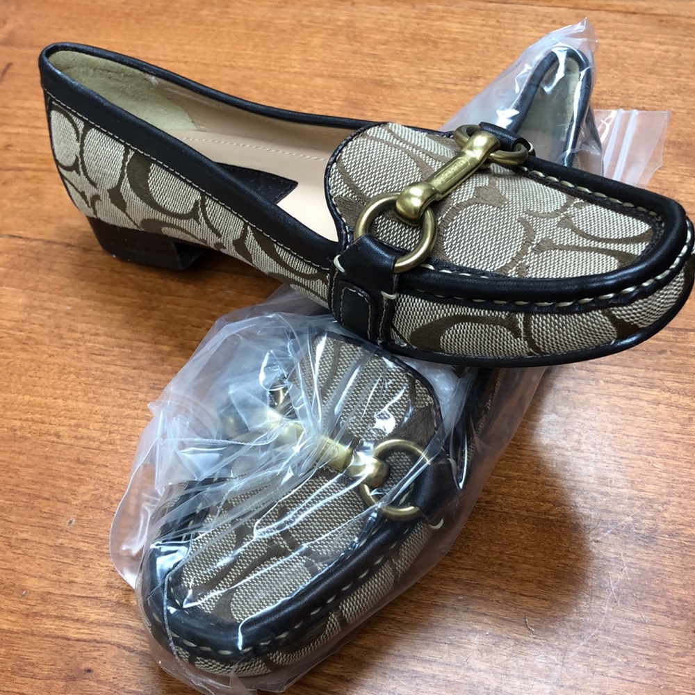 ▪️Coach Loafer - Picture 2 of 5